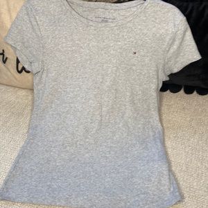 Tommy Hilfiger women's tee shirt size medium color grey.